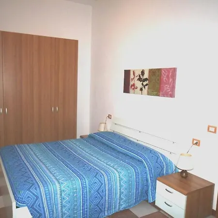 Apartment Roulette *